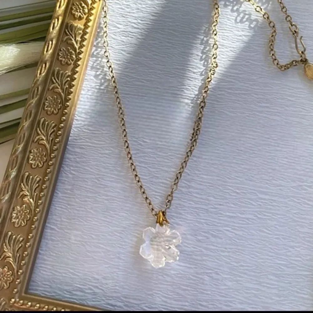 Sarah Coventry Vintage Gold Tone Snowflake Necklace